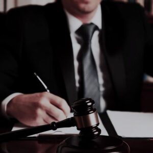 جامعة صحار تخصص قانون.